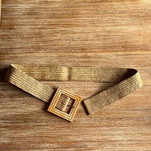 Brand new stretch raffia belt with square front